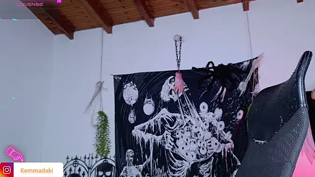 Snapshot of kemmadakii chatting on October 22, 8:36 pm kemmadakii online show from October 22, 8:36 pm