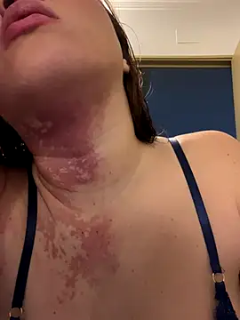 Snapshot of WhiteWomen chatting on October 15, 10:56 pm WhiteWomen online show from October 15, 10:56 pm