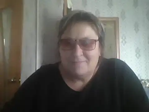 Snapshot of MelanieCold467 chatting on October 10, 9:36 am MelanieCold467 online show from October 10, 9:36 am