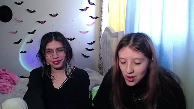 BRIAR AND BLAIR online show from October 7, 3:05 pm