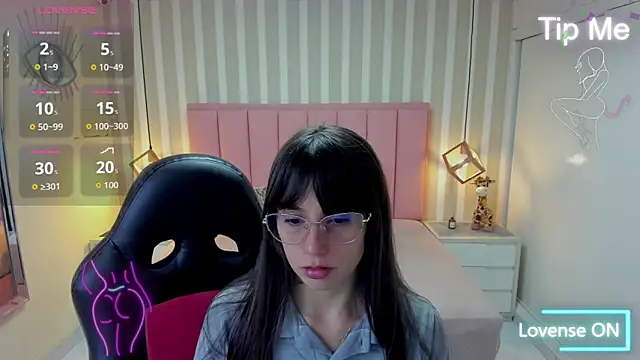 SHARONBLAKE2 online show from December 1, 7:05 pm