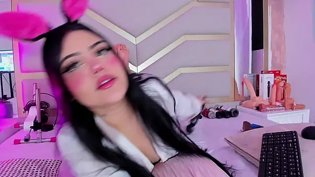 Snapshot of dollsweety chatting on October 8, 12:59 am dollsweety online show from October 8, 12:59 am