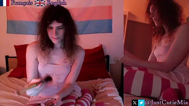 JustCutieMia online show from November 25, 7:26 pm