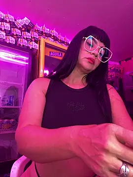 Hot beauty   online show from April 15, 5:30 am