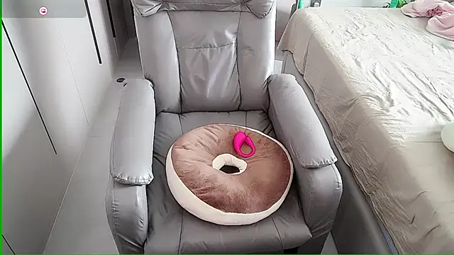 Snapshot of Xiaoyu-G chatting on October 1, 2:16 am Xiaoyu-G online show from October 1, 2:16 am