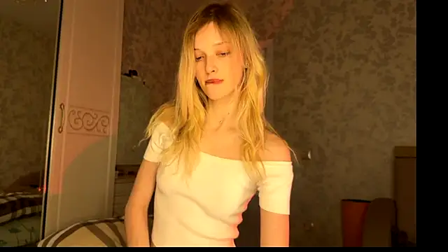 Evvie Summn1 online show from October 23, 3:07 pm