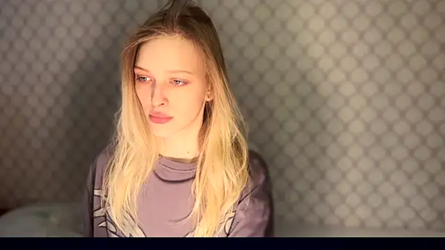 Evvie Summn1 online show from December 20, 9:46 am