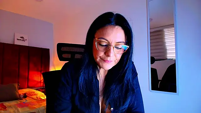 Snapshot of Zuzana21 chatting on September 27, 1:29 pm Zuzana21 online show from September 27, 1:29 pm