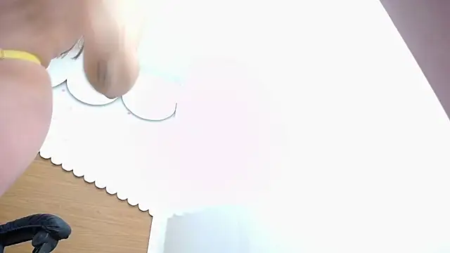 Snapshot of Chinatsu_t chatting on September 18, 2:37 pm Chinatsu t online show from September 18, 2:37 pm