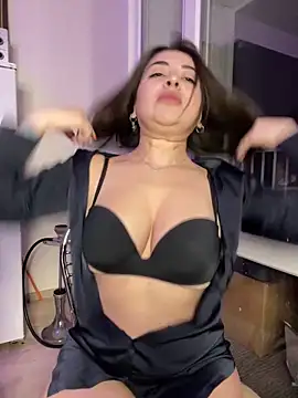 EllyBigTits online show from October 17, 5:16 pm