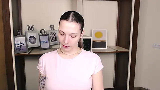 VanessaMay  online show from March 24, 5:51 pm