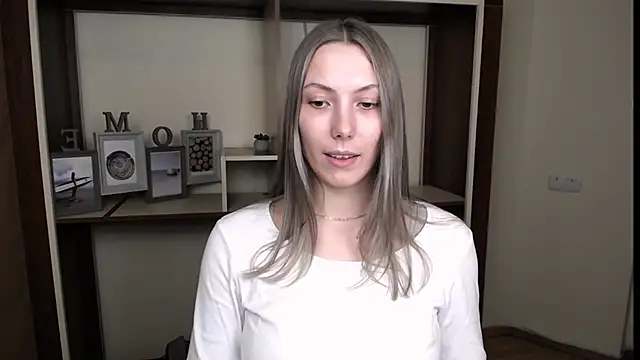 VanessaMay  online show from March 4, 5:52 pm