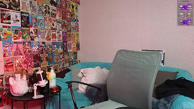 Snapshot of LittleLeen chatting on October 27, 4:13 pm LittleLeen online show from October 27, 4:13 pm