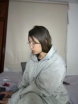 Gabriella Russo online show from October 4, 1:00 am