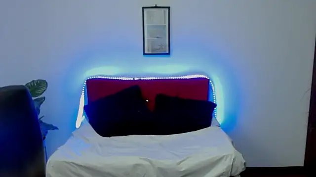 NatalyEscobar lx online show from February 24, 1:32 pm