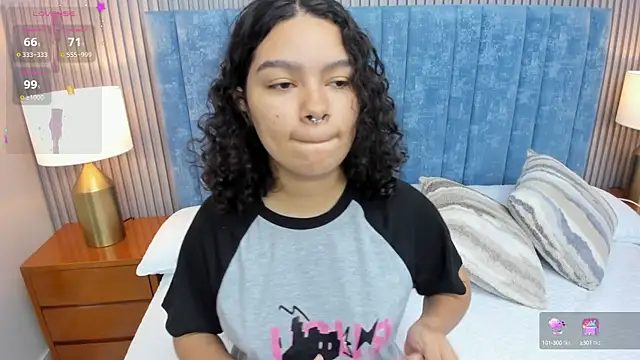 Snapshot of pretty_sunlight_ chatting on October 19, 2:24 am pretty sunlight online show from October 19, 2:24 am