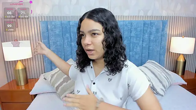 Snapshot of pretty_sunlight_ chatting on October 26, 2:07 am pretty sunlight online show from October 26, 2:07 am