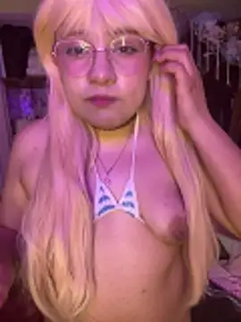 m0ondolly online show from March 6, 6:52 am