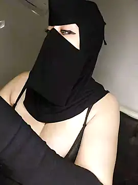 Snapshot of -Arab_milf- chatting on December 2, 9:10 am -Arab milf- online show from December 2, 9:10 am