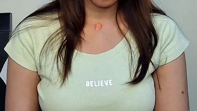 Snapshot of MIss-Naina chatting on October 30, 11:11 am MIss-Naina online show from October 30, 11:11 am