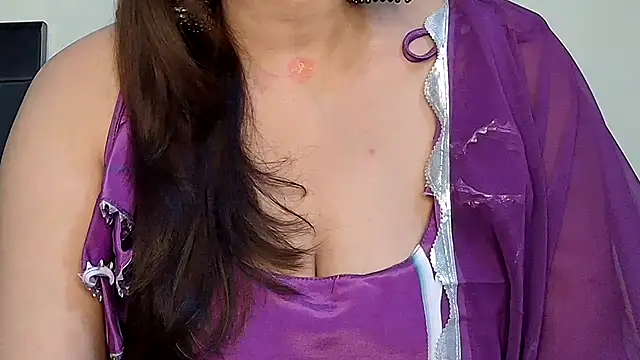 Snapshot of MIss-Naina chatting on October 29, 8:40 am MIss-Naina online show from October 29, 8:40 am