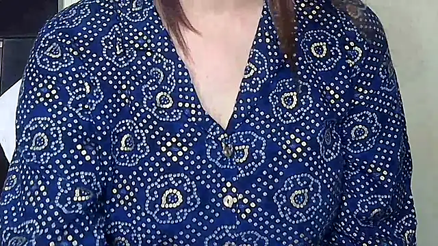 Snapshot of MIss-Naina chatting on October 3, 8:41 am MIss-Naina online show from October 3, 8:41 am