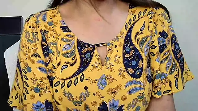 Snapshot of MIss-Naina chatting on October 9, 8:40 am MIss-Naina online show from October 9, 8:40 am