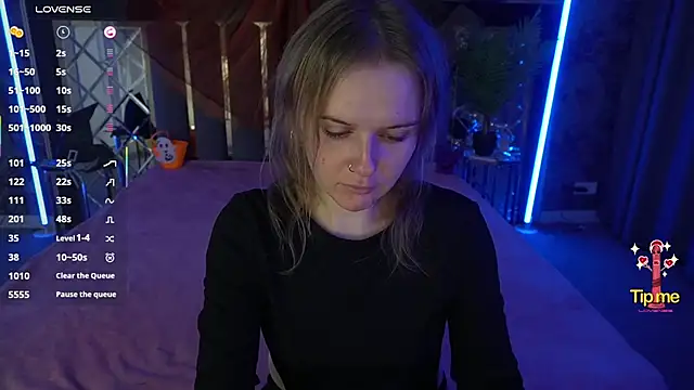 MaribelRiverr  online show from October 27, 6:42 am