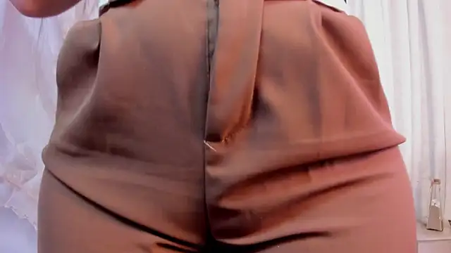 Jaslyn  Smith online show from February 9, 4:20 pm