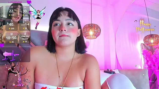 Snapshot of KimVelezz chatting on October 22, 7:08 pm KimVelezz online show from October 22, 7:08 pm