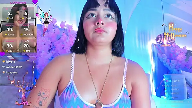 Snapshot of KimVelezz chatting on October 18, 7:48 pm KimVelezz online show from October 18, 7:48 pm