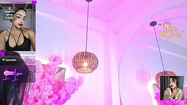 Snapshot of KimVelezz chatting on October 26, 8:04 pm KimVelezz online show from October 26, 8:04 pm