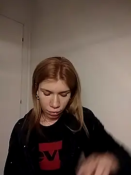 EvyLure online show from November 17, 11:27 pm