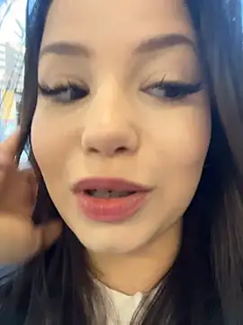 Chloe  Moon online show from March 7, 2:24 pm