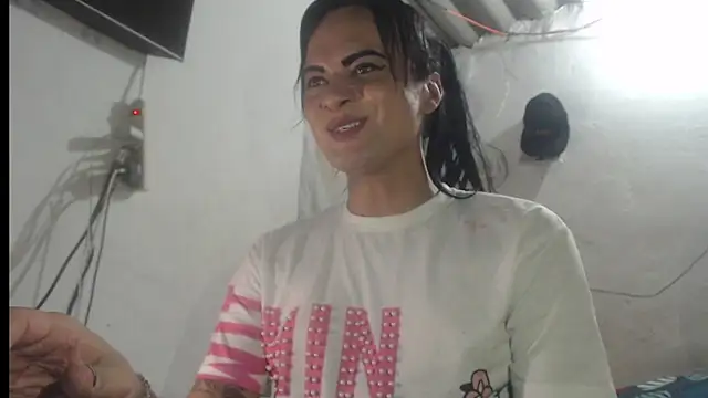 Analiasmith89 online show from April 16, 7:57 pm