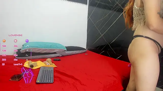 Snapshot of Analiasmith89 chatting on September 20, 3:49 am Analiasmith89 online show from September 20, 3:49 am