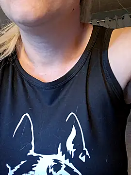 LaRa forU online show from September 25, 7:34 pm