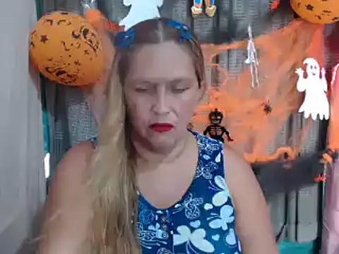 Snapshot of mom_son_dirty chatting on October 17, 2:31 pm mom son dirty online show from October 17, 2:31 pm