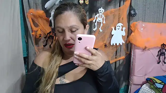 Snapshot of mom_son_dirty chatting on October 30, 11:17 pm mom son dirty online show from October 30, 11:17 pm