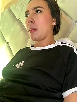 IsaValencia online show from September 19, 5:28 am