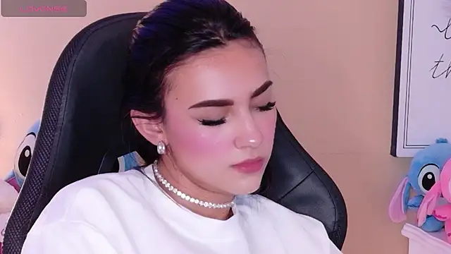 IsaValencia online show from October 16, 12:35 am