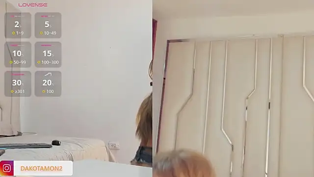 Snapshot of Dakota_Mon chatting on September 22, 8:29 pm Dakota Mon online show from September 22, 8:29 pm