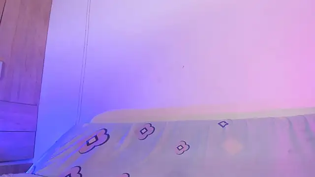 LoveBirds  1 online show from October 10, 8:25 pm