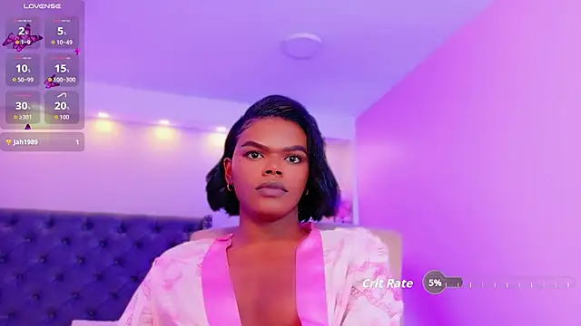 Snapshot of CamiEstrada chatting on September 10, 4:01 am CamiEstrada online show from September 10, 4:01 am