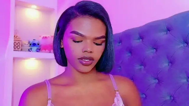 Snapshot of CamiEstrada chatting on October 21, 2:15 am CamiEstrada online show from October 21, 2:15 am