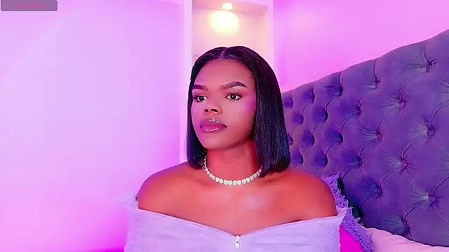 CamiEstrada online show from December 21, 1:32 am