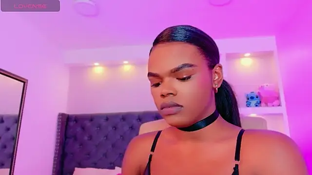 Snapshot of CamiEstrada chatting on September 30, 2:06 am CamiEstrada online show from September 30, 2:06 am