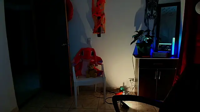 TinnaDawsom online show from October 17, 2:04 am