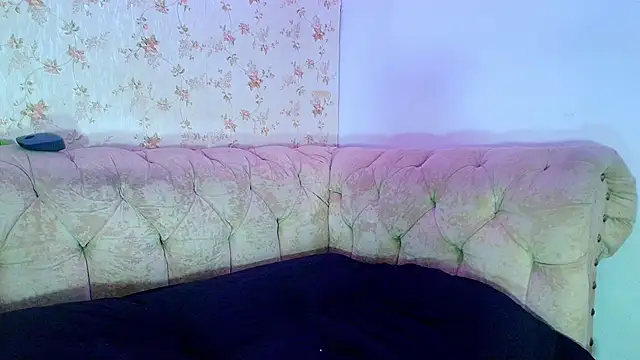 Snapshot of kira_mz chatting on October 14, 11:57 am kira mz online show from October 14, 11:57 am