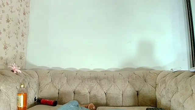 Snapshot of kira_mz chatting on October 12, 12:29 pm kira mz online show from October 12, 12:29 pm